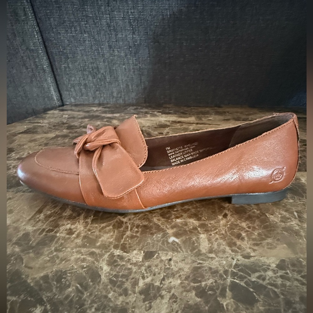 Born. Carrine Bow Detail Leather Slip On Loafers. Tan. Size 7. - Picture 9 of 15